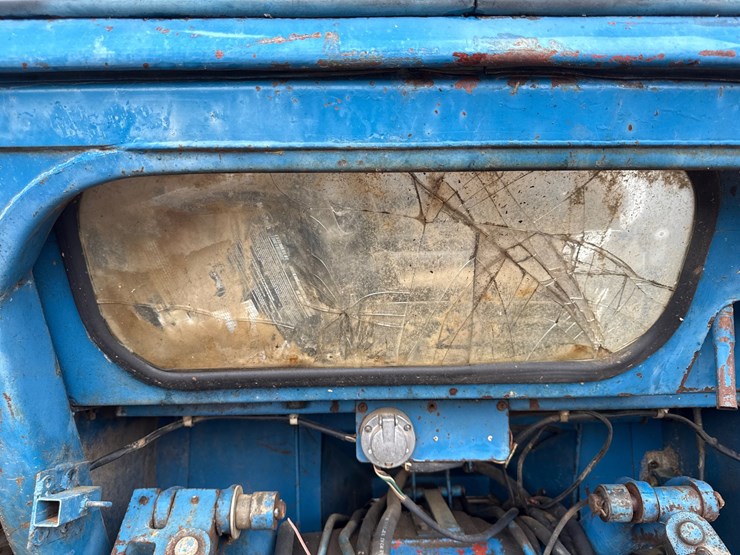 ford-7600-image-11