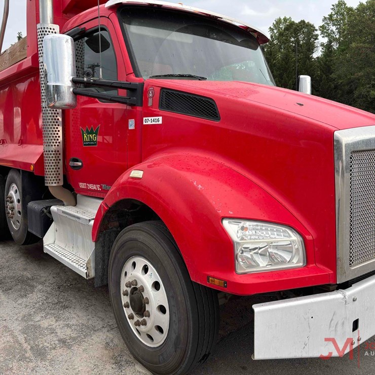 2017 KENWORTH T880
