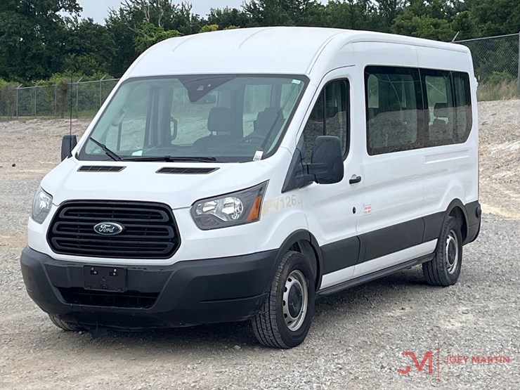 2019-ford-transit-image-2