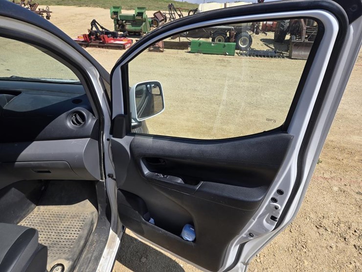 2015-chevrolet-city-express-image-13