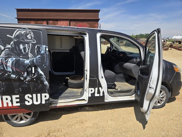 2015-chevrolet-city-express-image-11