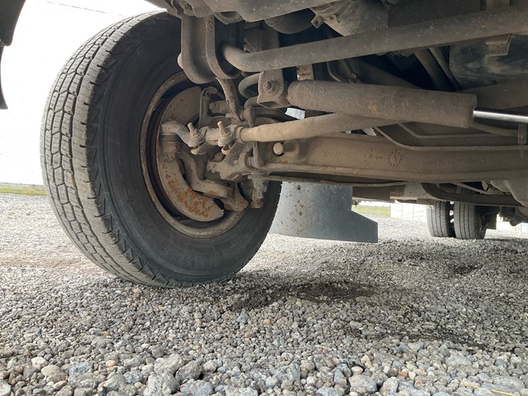 2015-ford-e450-image-32