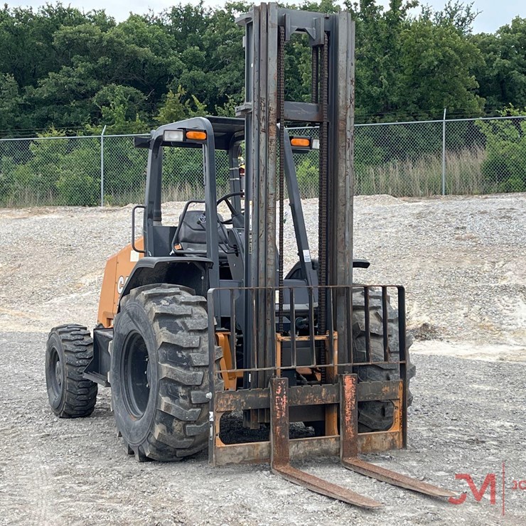 2019 CASE 586H