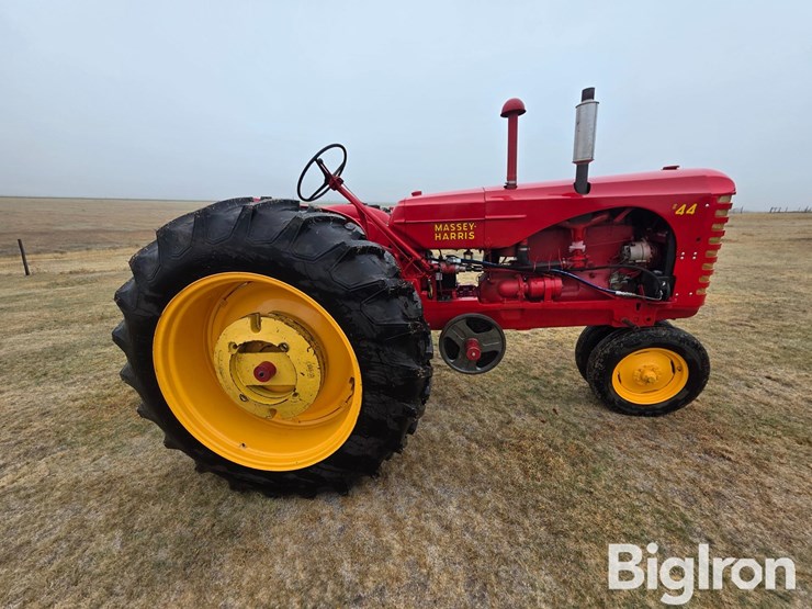 1952-massey-ferguson-44-image-4