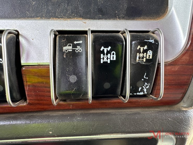 2008-kenworth-w900-image-28