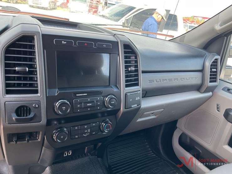 2019-ford-f350-sd-image-34