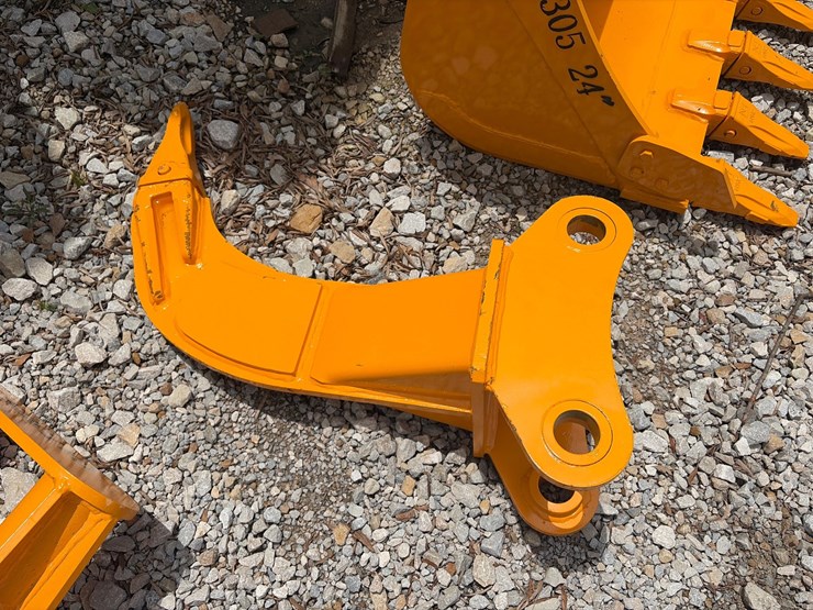 caterpillar-305-image-1