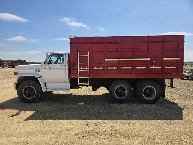1979-gmc-7000-image-8