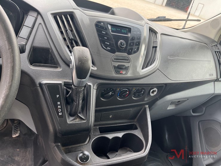 2019-ford-transit-image-22