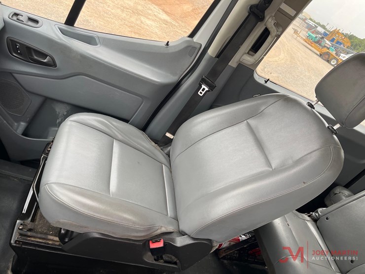 2019-ford-transit-image-8