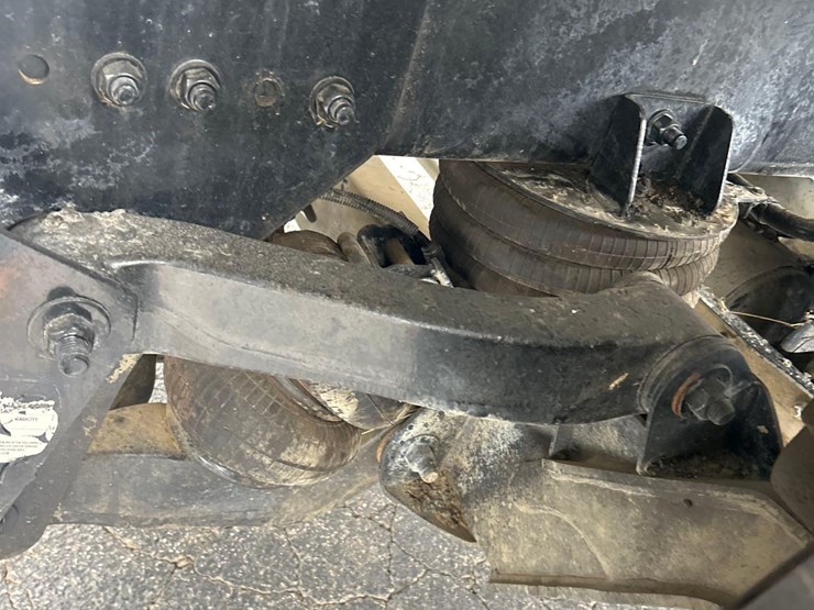 2024-kenworth-t880-image-34