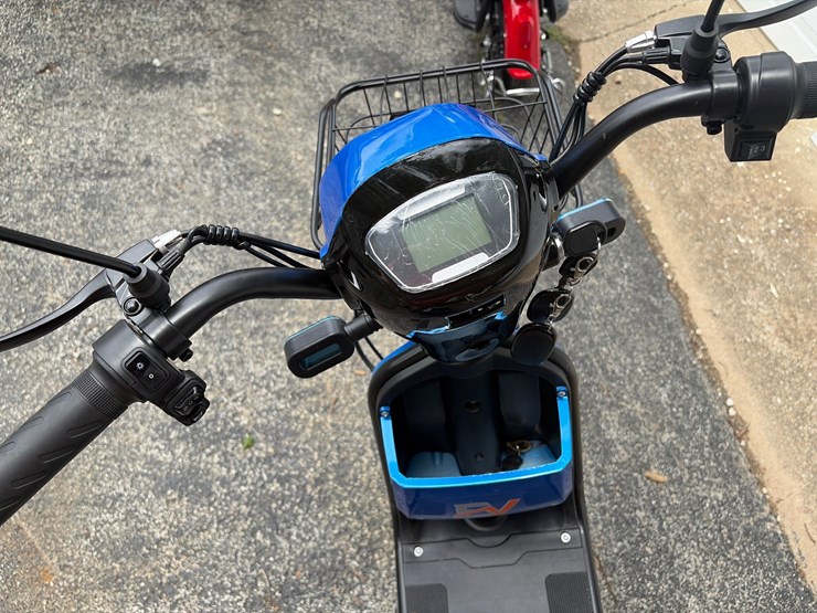 #38-•-unused-irev-electric-bike-image-3