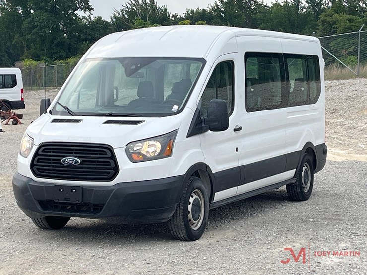 2019-ford-transit-image-2