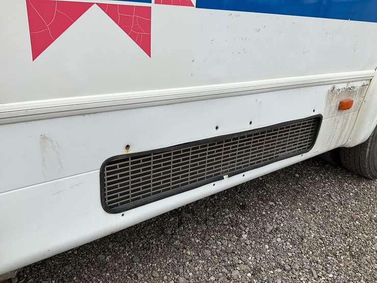 2015-ford-e450-image-16