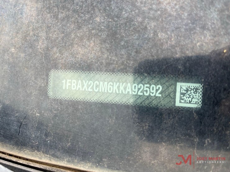 2019-ford-transit-image-26