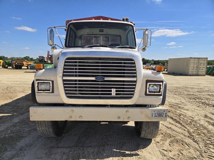 1988-ford-l9000-image-2