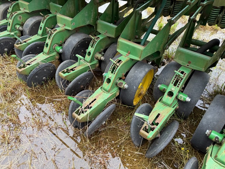 john-deere-530-image-21