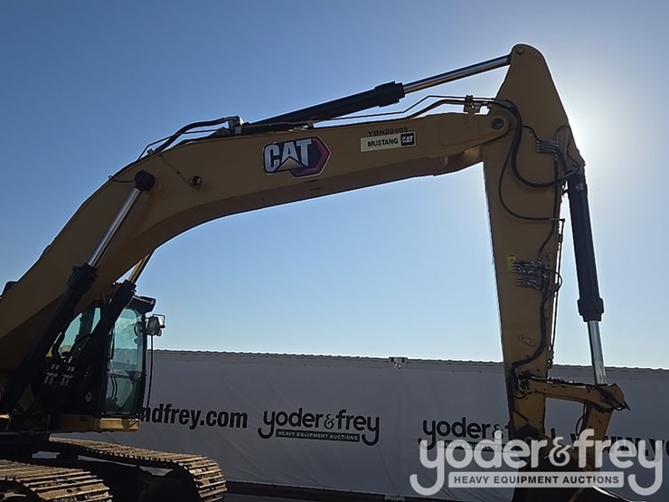 2021-caterpillar-336-image-28