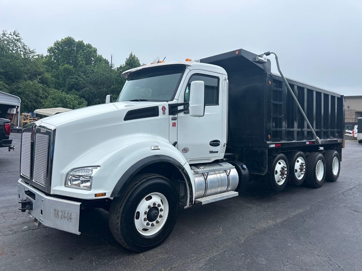 2024-kenworth-t880-image-1
