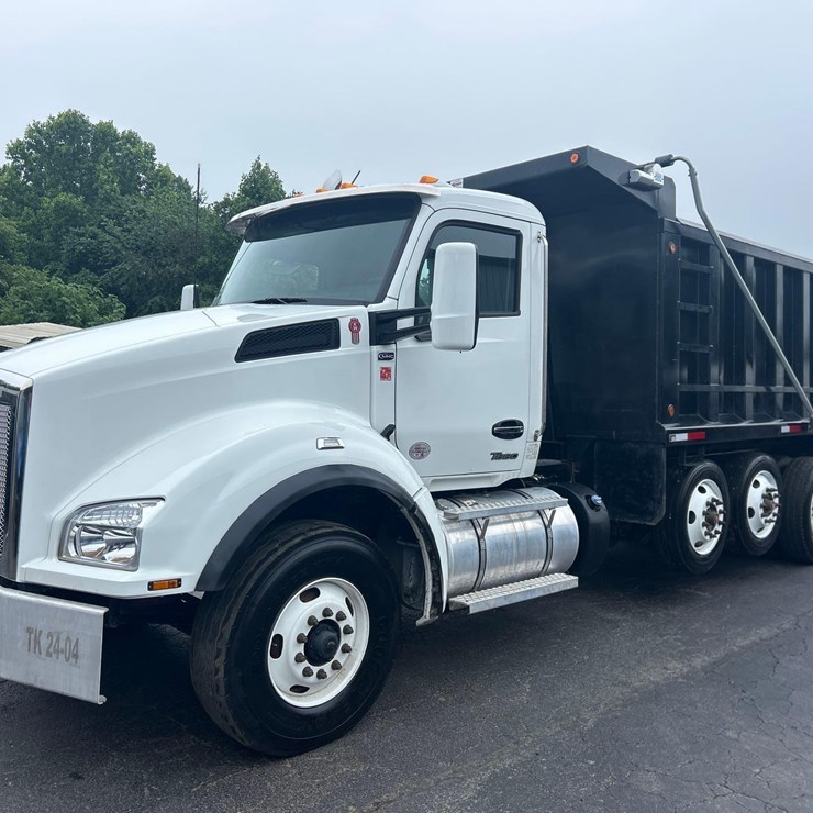 2024 KENWORTH T880