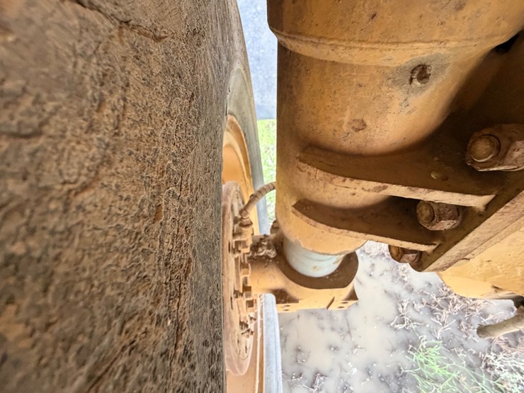 1972-caterpillar-769-image-36