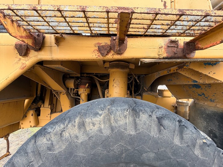 1972-caterpillar-769-image-28