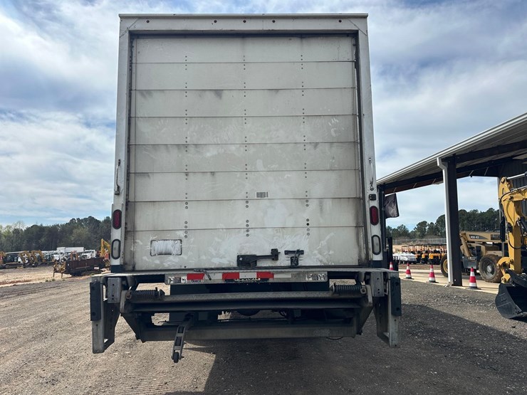 2019-hino-268-image-5