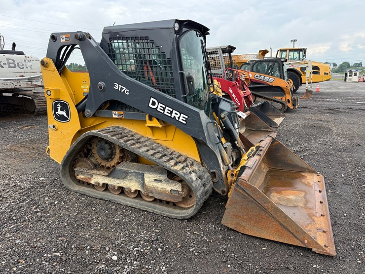 deere-317g-image-1