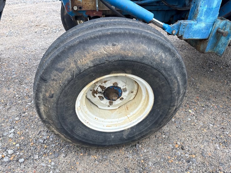 ford-7600-image-31