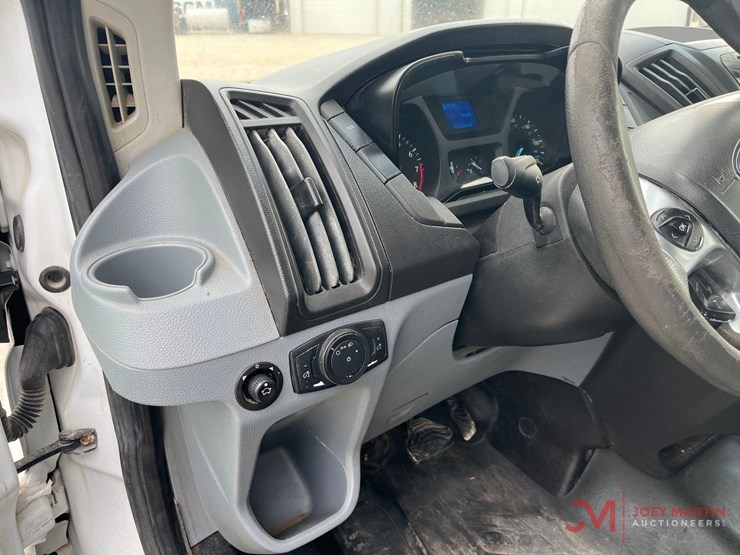 2019-ford-transit-image-19