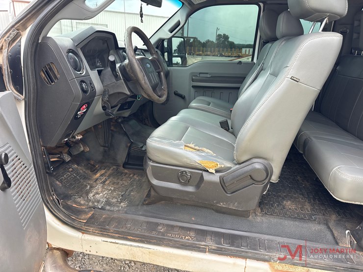 2012-ford-f250-xl-image-27