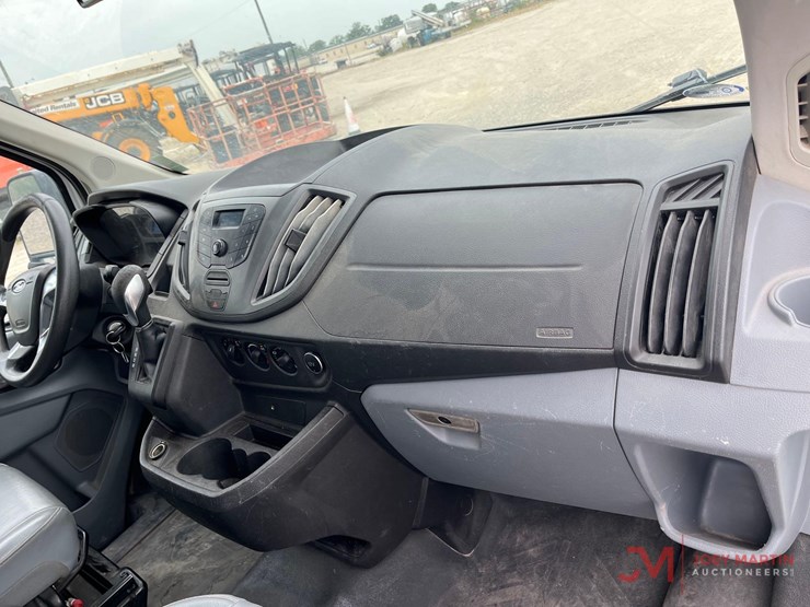 2019-ford-transit-image-14