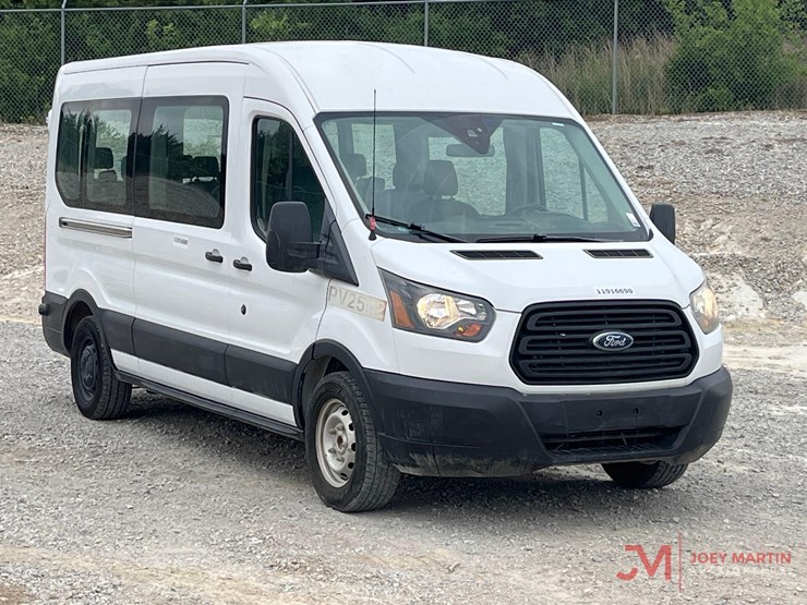 2019-ford-transit-image-1