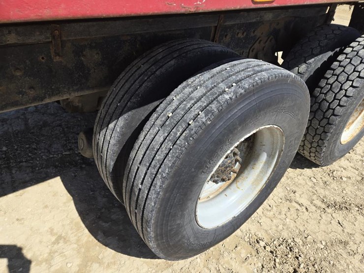 1988-ford-l9000-image-16