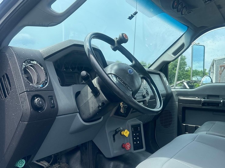 2015-ford-f750-xlt-image-34