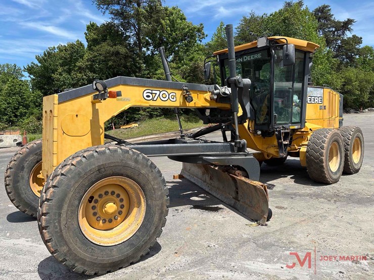 deere-670g-image-3