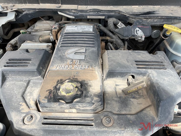 2019-ram-3500-hd-image-38