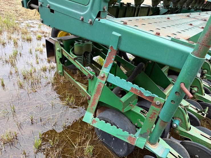 john-deere-530-image-40