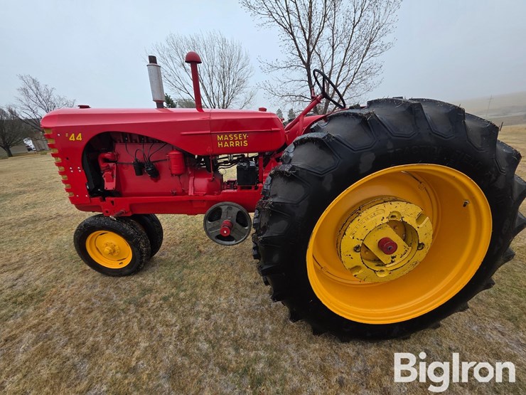 1952-massey-ferguson-44-image-8