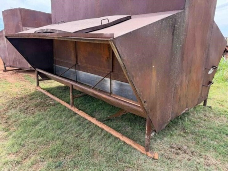 12’x7’-steel-self-feeder-image-2