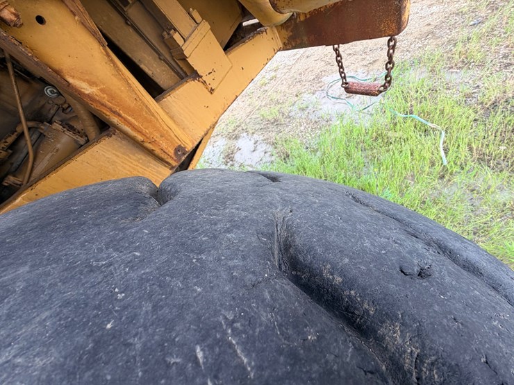 1972-caterpillar-769-image-37