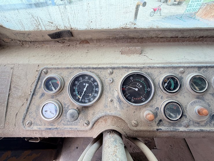 1972-caterpillar-769b-image-42