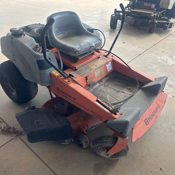 HUSQVARNA RESIDENTIAL Z48220 TURN MOWER  NON-RUNNER