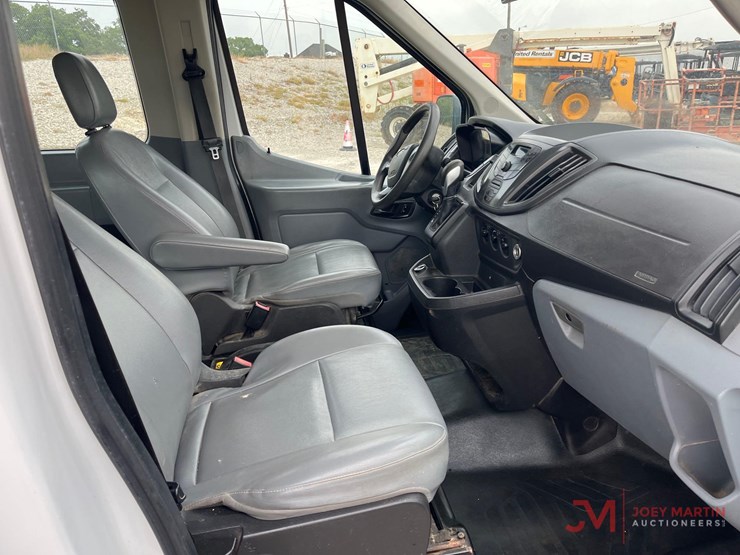 2019-ford-transit-image-10