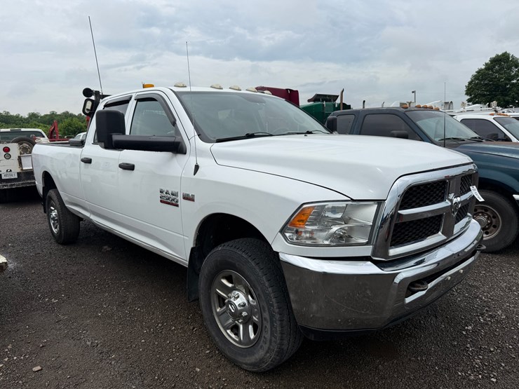 2015-dodge-2500-image-1