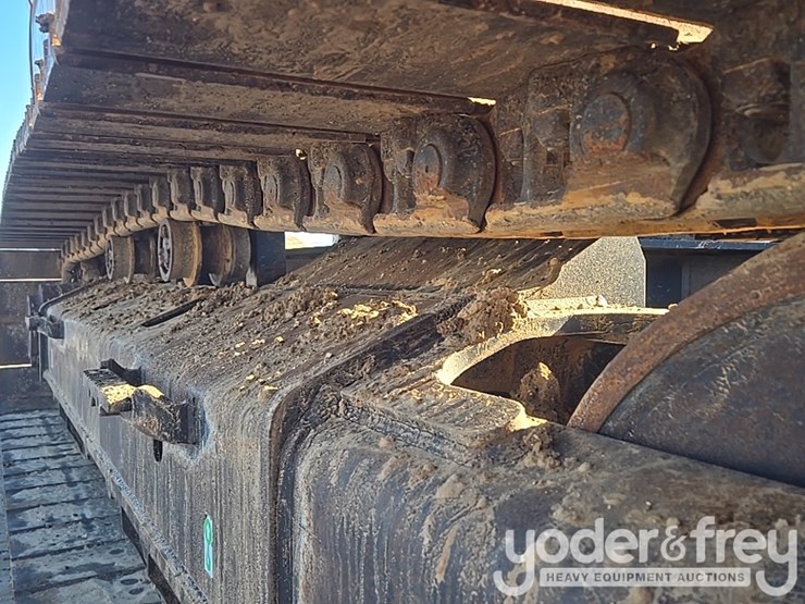 2021-caterpillar-336-image-18