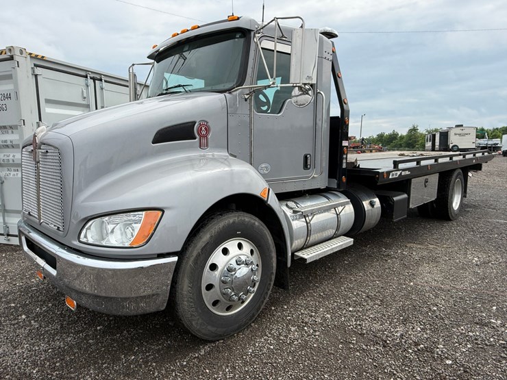 2019-kenworth-t270-image-2