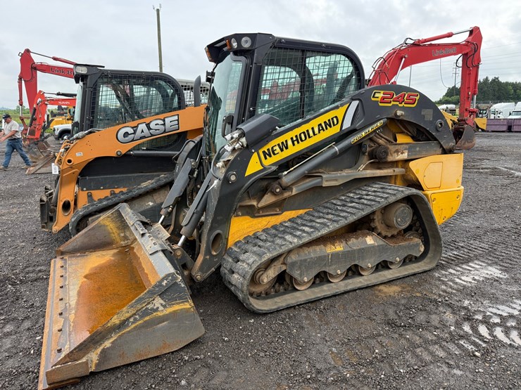 new-holland-c245-image-1