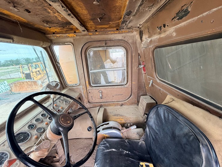 1972-caterpillar-769b-image-37