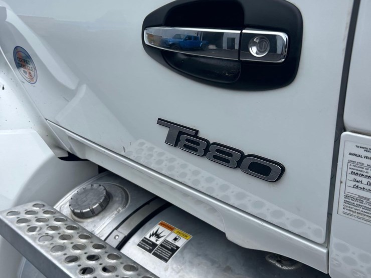 2024-kenworth-t880-image-41